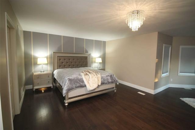 56 Noble St, House detached with 4 bedrooms, 5 bathrooms and 15 parking in Markham ON | Image 7