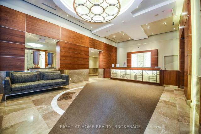 3411 - 761 Bay St, Condo with 2 bedrooms, 2 bathrooms and 1 parking in Toronto ON | Image 12