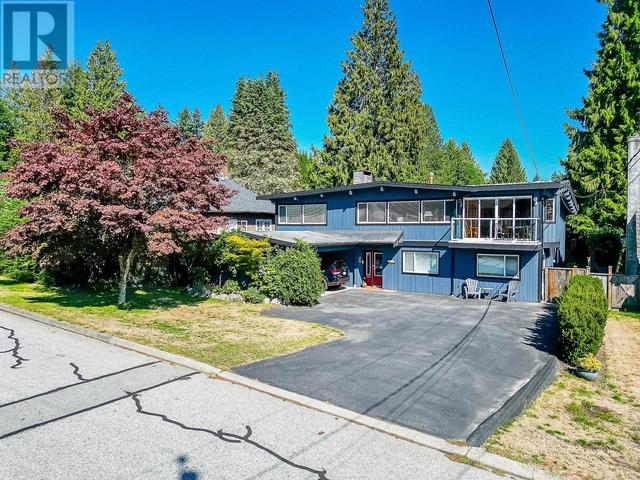 1372 Lennox Street, House detached with 5 bedrooms, 3 bathrooms and 5 parking in North Vancouver BC | Image 38
