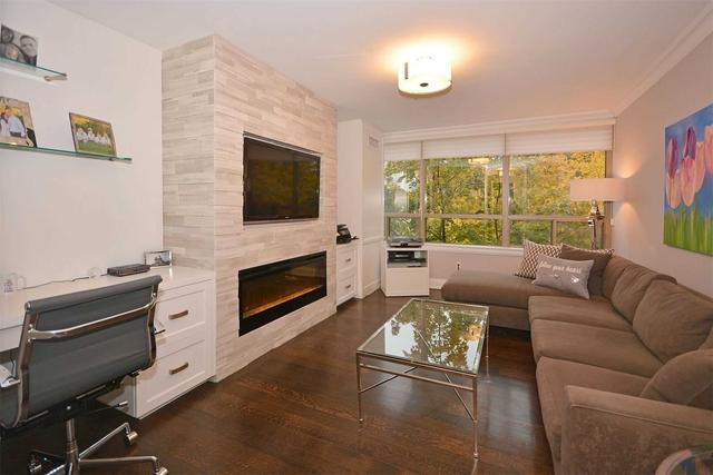 407 - 18 Lower Village Gate, Condo with 2 bedrooms, 2 bathrooms and 2 parking in Toronto ON | Image 9