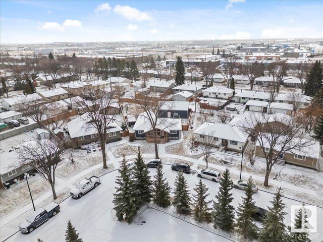 8803 65 Av Nw, House detached with 4 bedrooms, 3 bathrooms and 6 parking in Edmonton AB | Image 59