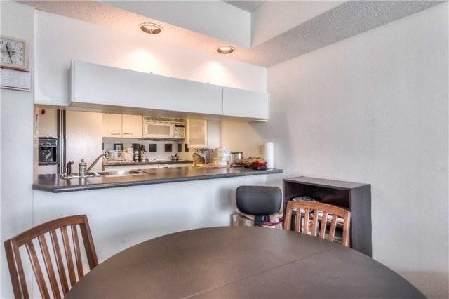 1412 - 38 Elm St, Condo with 1 bedrooms, 1 bathrooms and null parking in Toronto ON | Image 5