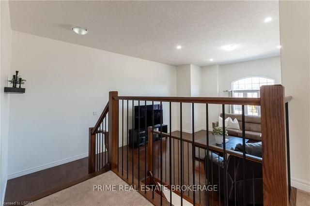 651 Springwood Cres, House detached with 3 bedrooms, 3 bathrooms and 4 parking in London ON | Image 18