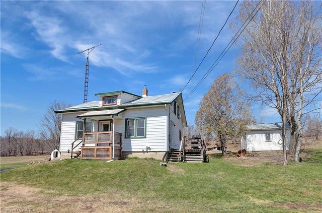 4784b Opinicon Road, House detached with 2 bedrooms, 2 bathrooms and 5 parking in South Frontenac ON | Image 3