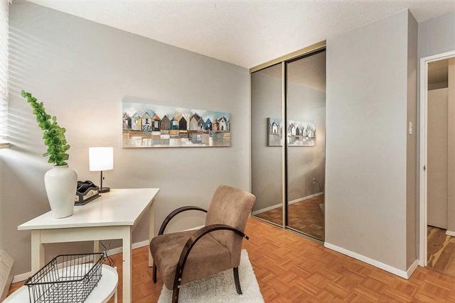 417 - 40 Sunrise Ave, Condo with 3 bedrooms, 1 bathrooms and 1 parking in Toronto ON | Image 6