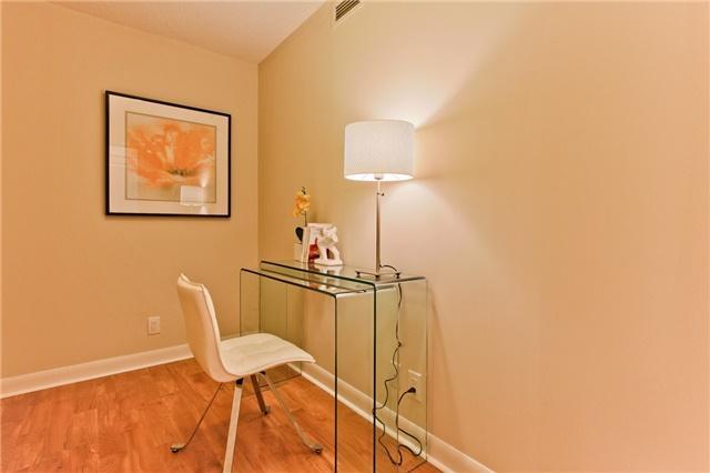 lph07 - 25 Town Centre Crt, Condo with 2 bedrooms, 2 bathrooms and 1 parking in Toronto ON | Image 18