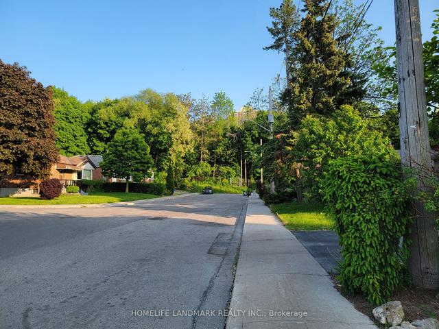 44 Meighen Ave, House detached with 4 bedrooms, 3 bathrooms and 2 parking in Toronto ON | Image 8