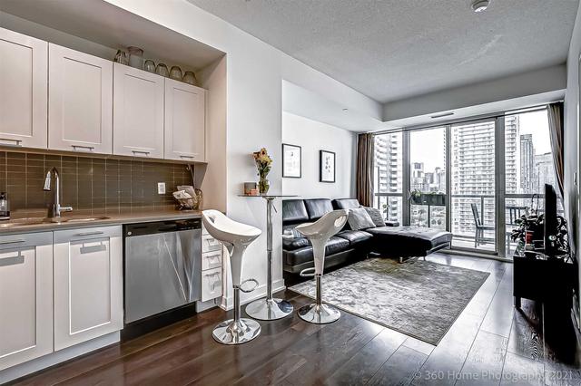 1907 - 20 Bruyeres Mews, Condo with 1 bedrooms, 1 bathrooms and 1 parking in Toronto ON | Image 1