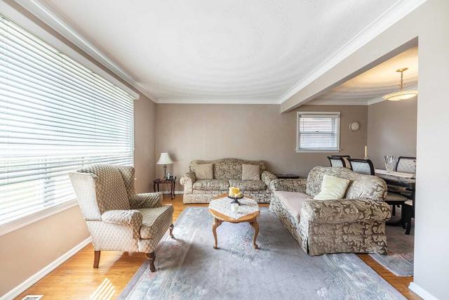 crt - 18 Ivanhoe Crt, House detached with 3 bedrooms, 2 bathrooms and 0 parking in Toronto ON | Image 21