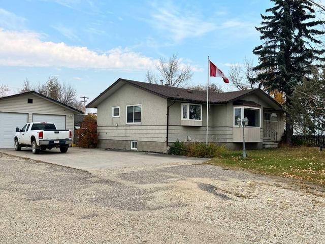 5401 50 Avenue, House detached with 4 bedrooms, 2 bathrooms and 20 parking in Valleyview AB | Image 2