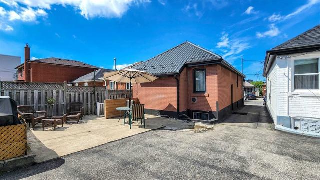 11 Ronald Ave, House detached with 2 bedrooms, 2 bathrooms and 1 parking in Toronto ON | Image 20