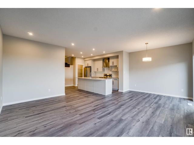 3532 6 Av Sw Sw, House detached with 3 bedrooms, 2 bathrooms and null parking in Edmonton AB | Image 12
