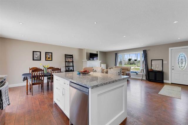 4035 Horseshoe Valley Rd W, House detached with 2 bedrooms, 2 bathrooms and 12 parking in Springwater ON | Image 2