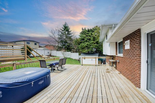 57 Larkspur Cres, House detached with 3 bedrooms, 2 bathrooms and 7 parking in Kitchener ON | Image 20