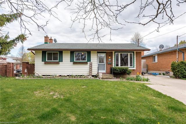 37 Cindy Drive, House detached with 3 bedrooms, 2 bathrooms and 4 parking in St. Catharines ON | Image 1