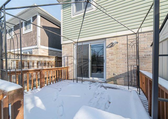 865 Gentry Cres, House attached with 3 bedrooms, 2 bathrooms and 2 parking in Oshawa ON | Image 26