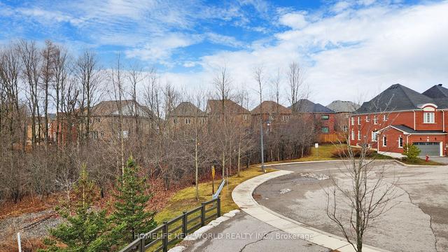 10 - 255 Paradelle Dr, House attached with 3 bedrooms, 3 bathrooms and 8 parking in Richmond Hill ON | Image 26