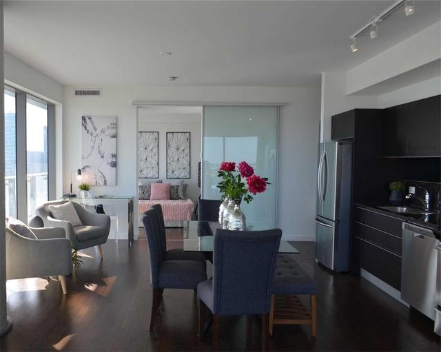 2506 - 70 Distillery Lane, Condo with 2 bedrooms, 2 bathrooms and 1 parking in Toronto ON | Image 4