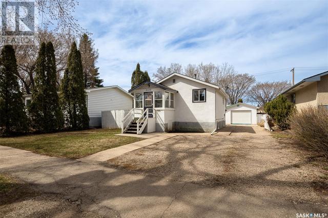 2120 Herman Avenue, House detached with 3 bedrooms, 2 bathrooms and null parking in Saskatoon SK | Image 1