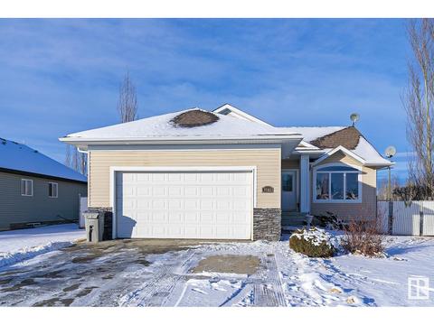 5502 53 St, House detached with 3 bedrooms, 2 bathrooms and null parking in Mundare AB | Card Image