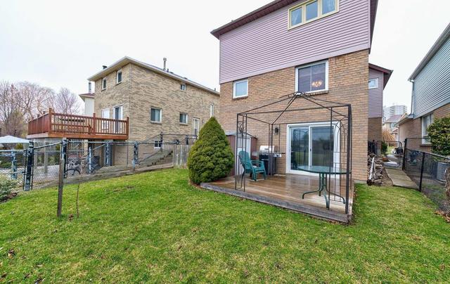 52 Roehampton Cres, House detached with 3 bedrooms, 4 bathrooms and 5 parking in Brampton ON | Image 17