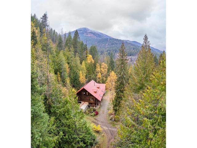 2197 Highway 3, House detached with 2 bedrooms, 2 bathrooms and 4 parking in Central Kootenay C BC | Image 63