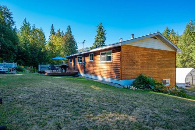 1110 Highway 22, House detached with 3 bedrooms, 1 bathrooms and null parking in Kootenay Boundary B BC | Image 23