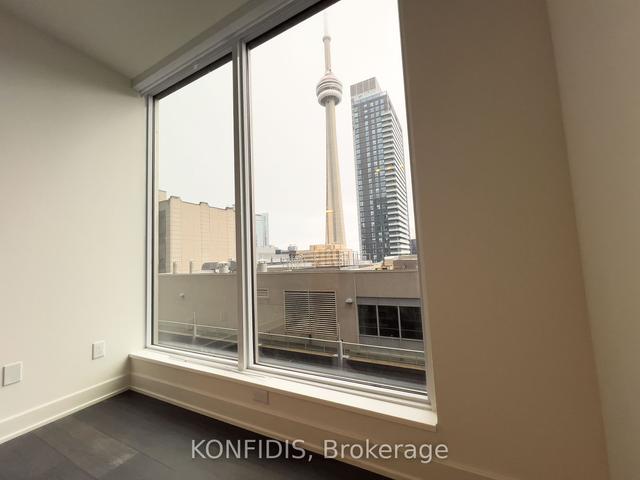 1402 - 15 Mercer St, Condo with 2 bedrooms, 2 bathrooms and 0 parking in Toronto ON | Image 9