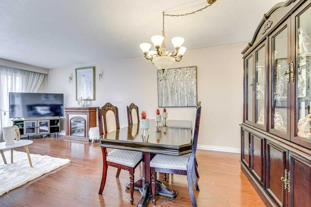 2205 Stir Cres, House semidetached with 3 bedrooms, 2 bathrooms and 2 parking in Mississauga ON | Image 4