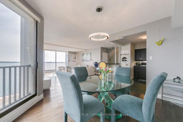 1001 - 33 Harbour Sq, Condo with 1 bedrooms, 1 bathrooms and 1 parking in Toronto ON | Image 5