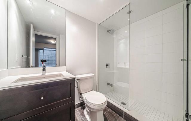 730 - 525 Adelaide St W, Condo with 2 bedrooms, 2 bathrooms and 0 parking in Toronto ON | Image 2