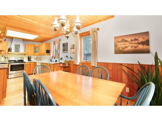 4332 Teal Road, House detached with 3 bedrooms, 2 bathrooms and 5 parking in East Kootenay F BC | Image 8