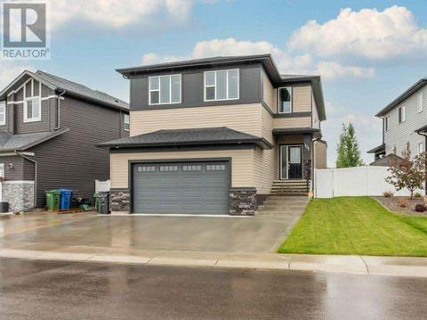102 Caribou Crescent, House detached with 3 bedrooms, 2 bathrooms and 2 parking in Red Deer AB | Card Image
