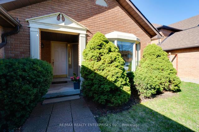 6 Kingfisher Crt, House detached with 3 bedrooms, 2 bathrooms and 6 parking in Brampton ON | Image 12