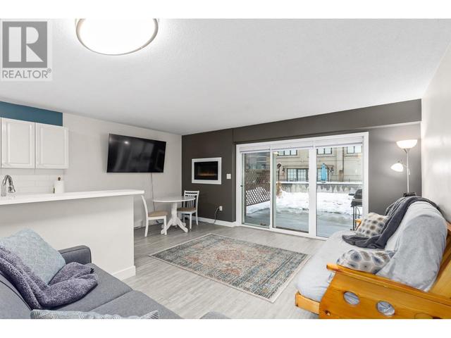 102 - 1761 Pandosy Street, Condo with 1 bedrooms, 1 bathrooms and 1 parking in Kelowna BC | Image 18