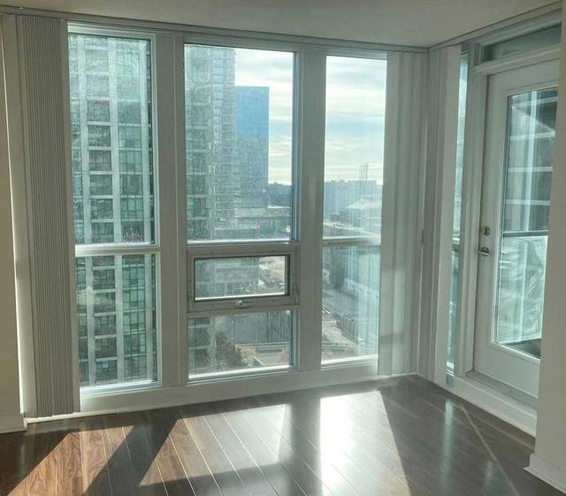 1506 - 18 Harbour St, Condo with 1 bedrooms, 1 bathrooms and 0 parking in Toronto ON | Image 4