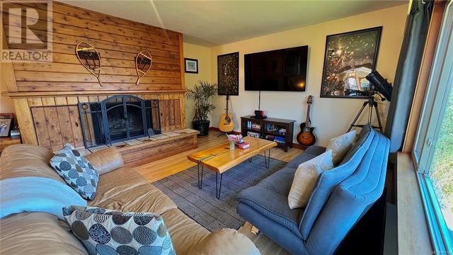 1280 Rupert Rd, House detached with 5 bedrooms, 3 bathrooms and 3 parking in Ucluelet BC | Image 12