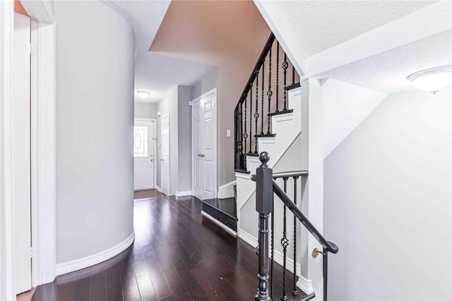 65 Root Cres, House attached with 3 bedrooms, 4 bathrooms and 1 parking in Ajax ON | Image 10