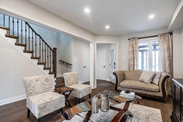 7018 Guildhall Crt, House semidetached with 3 bedrooms, 4 bathrooms and 3 parking in Mississauga ON | Image 19