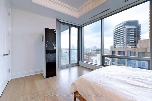 1401 - 55 Scollard St, Condo with 2 bedrooms, 3 bathrooms and 1 parking in Toronto ON | Image 8
