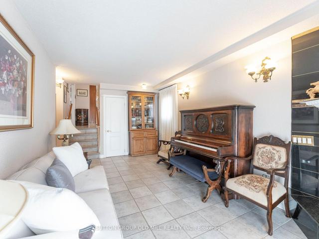 31 Demaris Ave, House semidetached with 3 bedrooms, 2 bathrooms and 3 parking in Toronto ON | Image 15