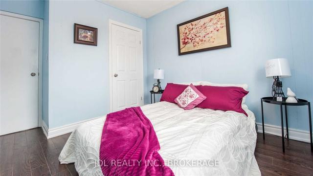 79 Lakeland Cres S, House detached with 2 bedrooms, 1 bathrooms and 4 parking in Richmond Hill ON | Image 4