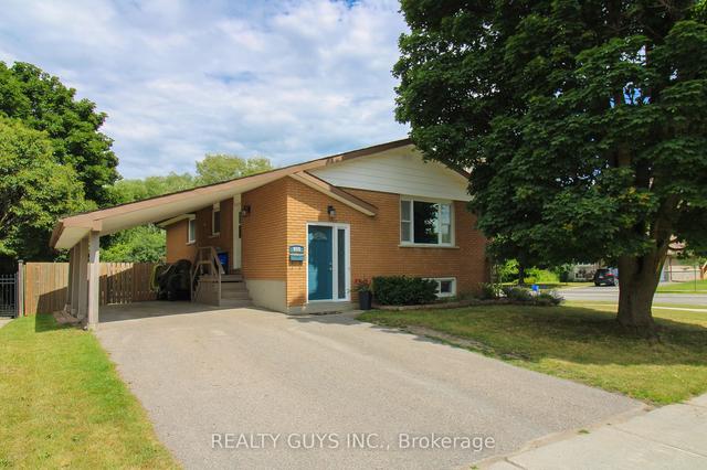 950 Silverdale Rd, House detached with 3 bedrooms, 1 bathrooms and 3 parking in Peterborough ON | Image 1