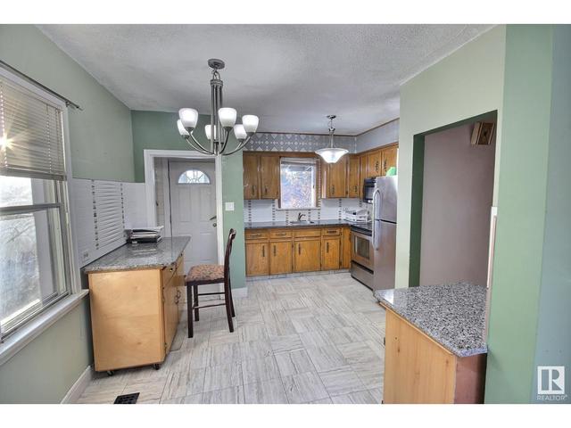 13567 107a Av Nw, House detached with 4 bedrooms, 1 bathrooms and null parking in Edmonton AB | Image 4