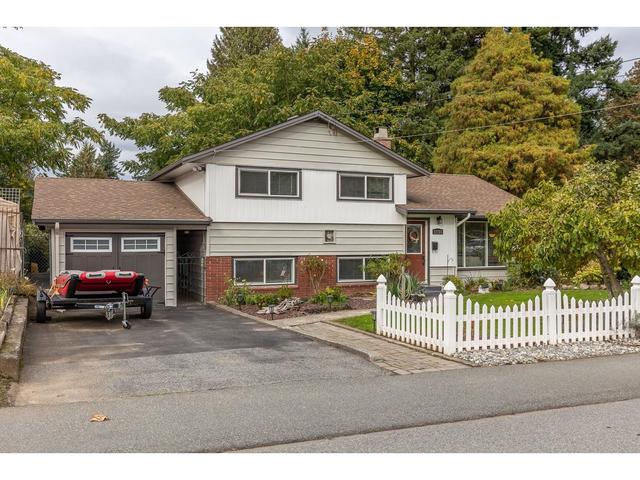 33715 Mayfair Avenue, House detached with 3 bedrooms, 2 bathrooms and 3 parking in Abbotsford BC | Image 1