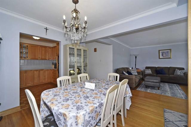 14 Woodridge Crt, House detached with 3 bedrooms, 2 bathrooms and 3 parking in Toronto ON | Image 6