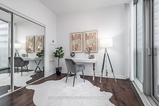 3002 - 12 York St, Condo with 2 bedrooms, 2 bathrooms and 1 parking in Toronto ON | Image 6