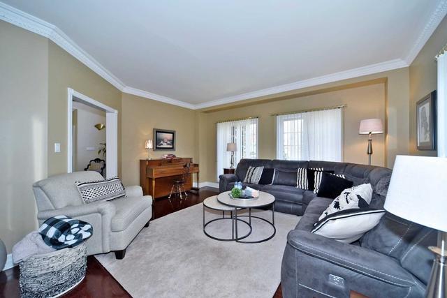 83 Ayton Cres, House detached with 4 bedrooms, 3 bathrooms and 6 parking in Vaughan ON | Image 5