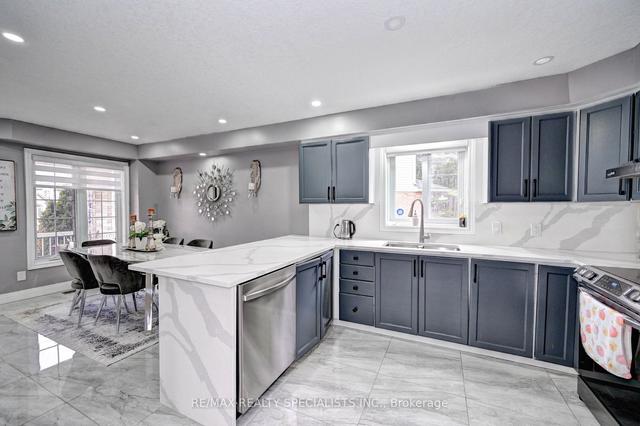 120 Lena Cres, House detached with 3 bedrooms, 4 bathrooms and 4 parking in Cambridge ON | Image 40