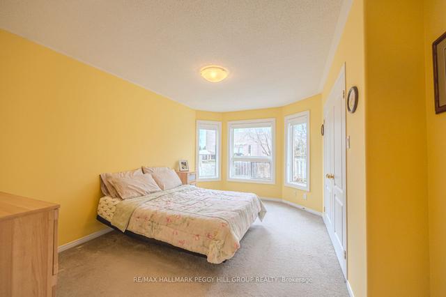 19 Quinlan Rd, House detached with 2 bedrooms, 2 bathrooms and 5 parking in Barrie ON | Image 13